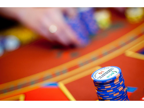 Seime – pataisos, siūlančios visiškai uždrausti lošimų reklamą